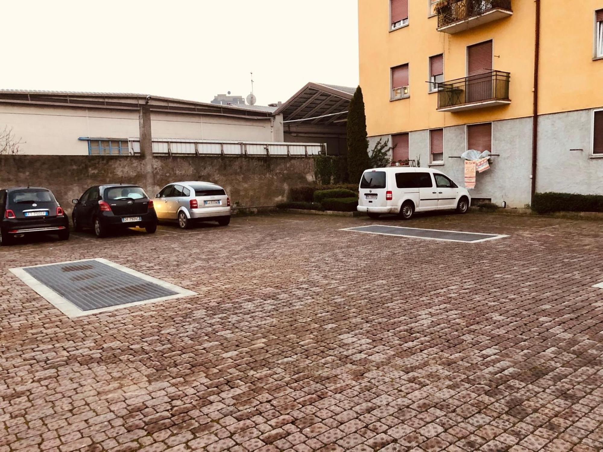 Апартаменти Bergamo Easy Airport Private Parking Екстер'єр фото
